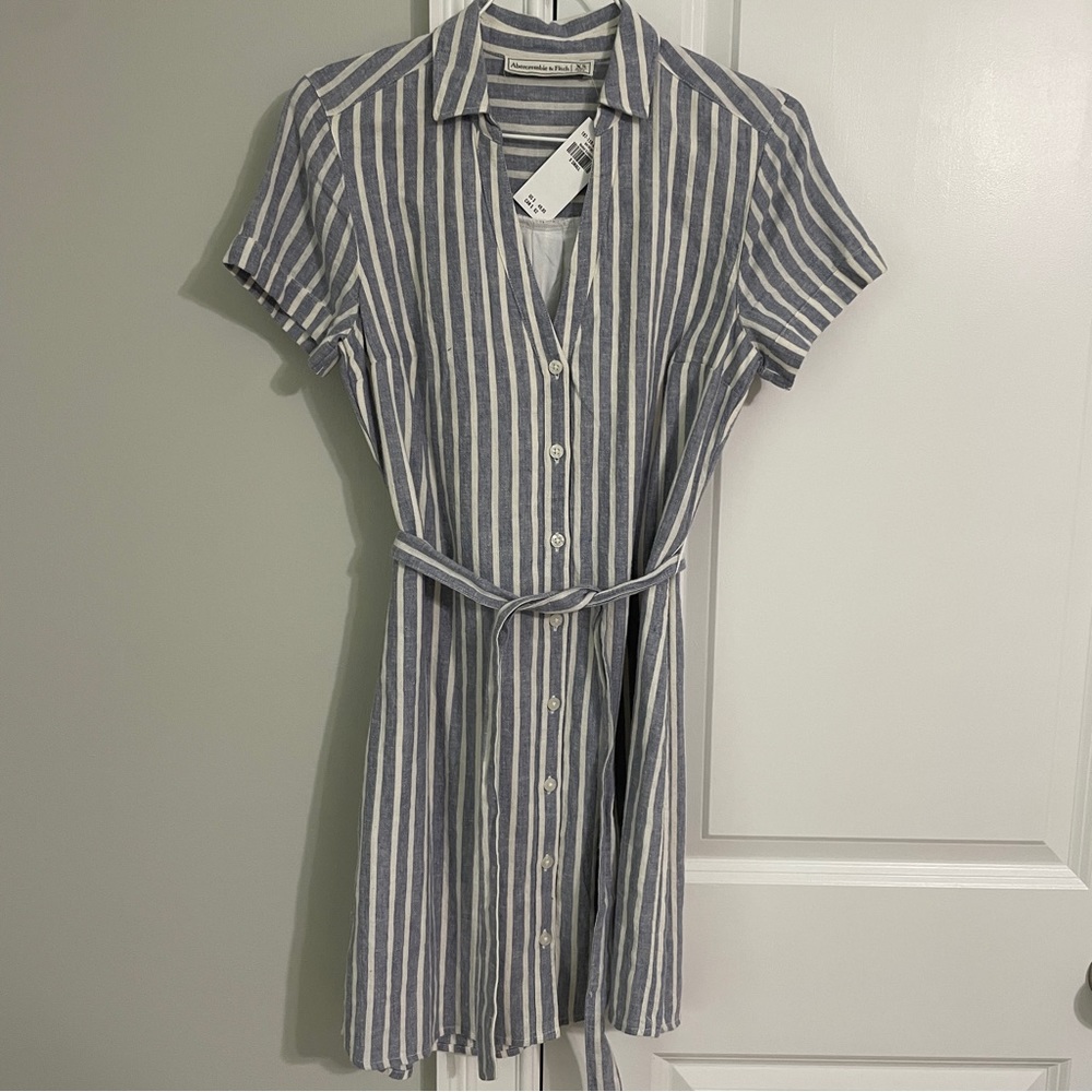 Abercrombie and Fitch (outlet) shirt dress, NWT, XS